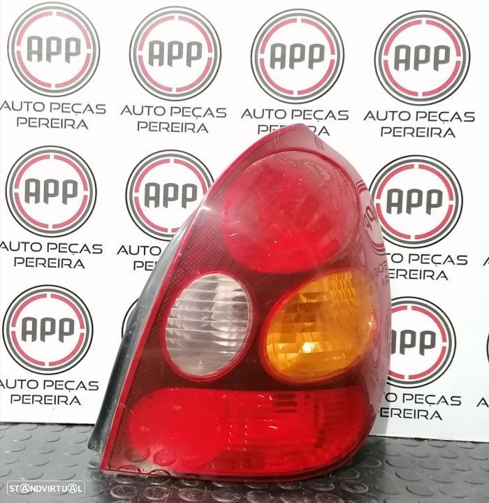 Farolim traseiro Toyota Corolla E11 3 portas direito. - 1