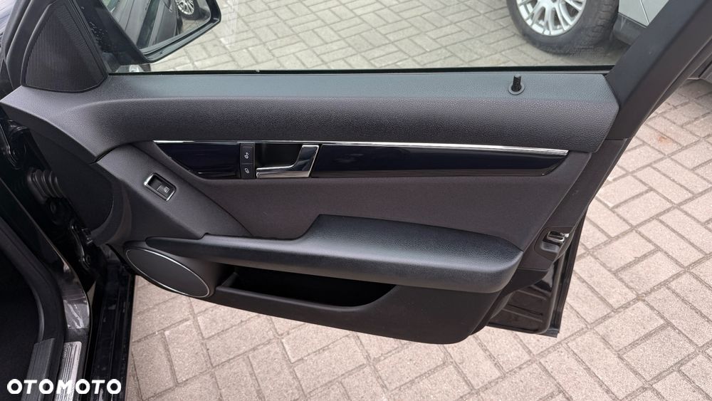 Mercedes-Benz Klasa C 220 CDI DPF Elegance - 16