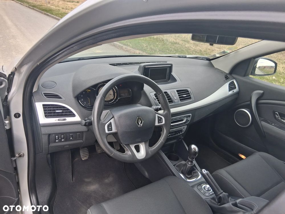 Renault Megane ENERGY dCi 110 Start & Stop LIMITED - 13