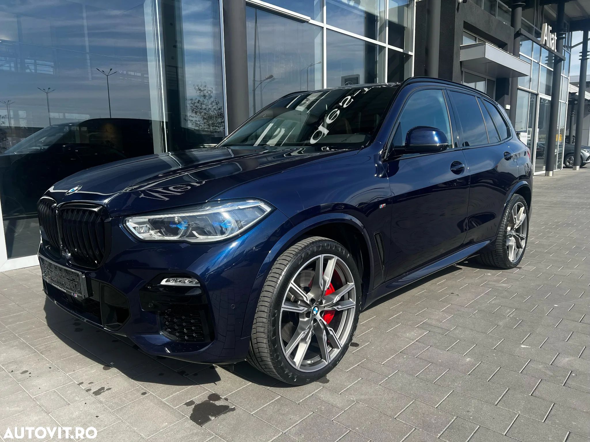 BMW X5 M M50i - 1