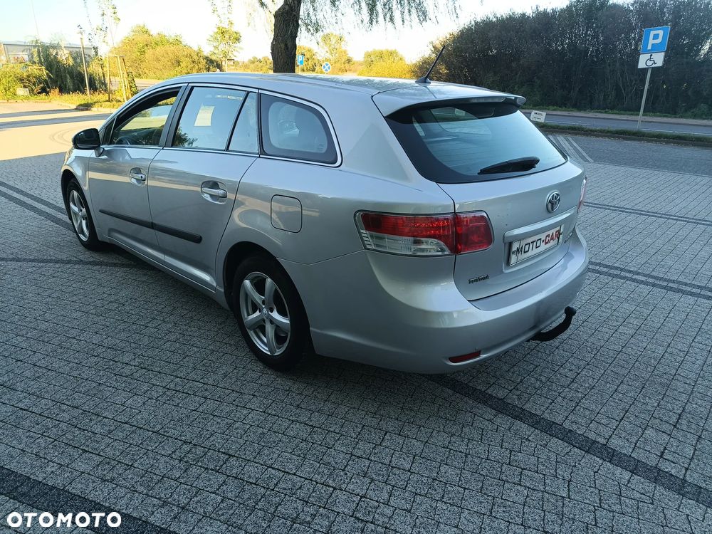 Toyota Avensis 1.8 Luna - 4