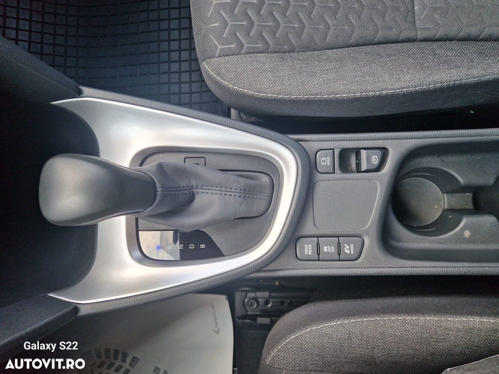 Toyota Yaris Cross 1.5 VVT-i HSD 4x2 Dynamic - 18