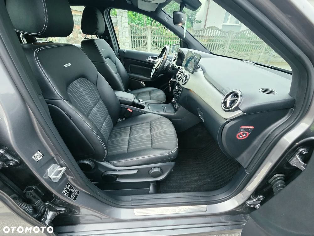Mercedes-Benz Klasa B 180 7G-DCT AMG Line - 17