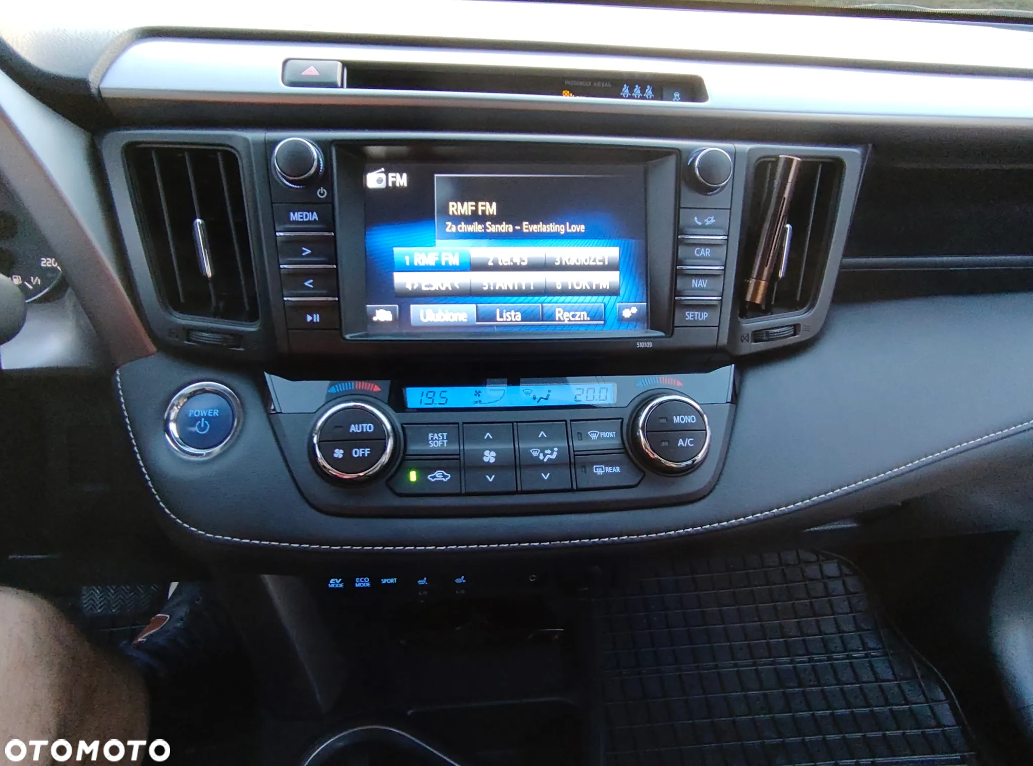 Toyota RAV4 Hybrid Premium 4x2 - 27