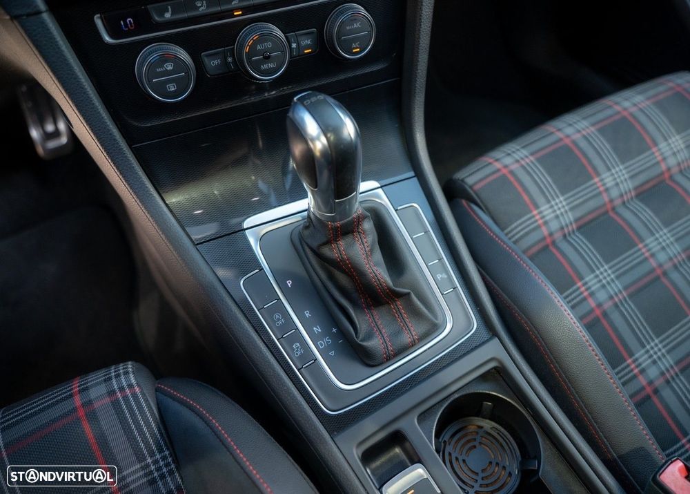 VW Golf 2.0 TSi GTi DSG Performance - 32