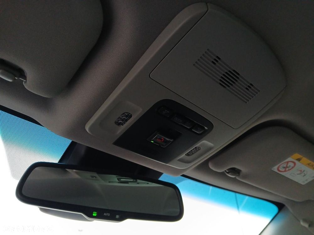 Toyota Camry 2.5 Hybrid Executive CVT - 33