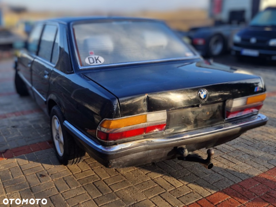 BMW Seria 5 518 i - 21