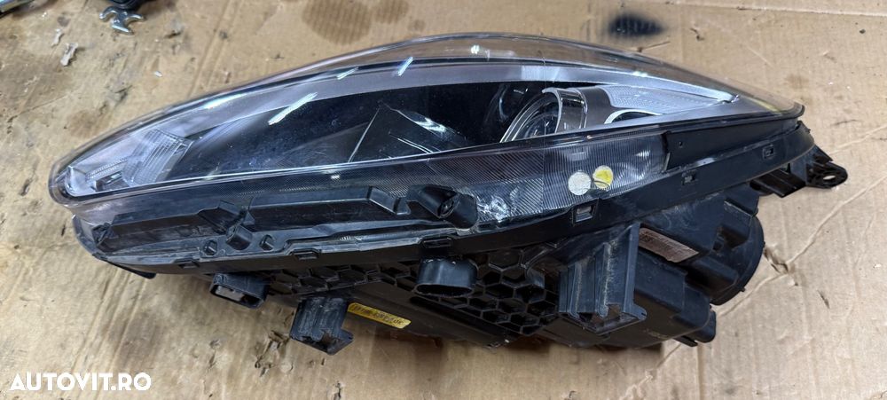 Far stanga complet HYUNDAI I30 3 an 2016-2020 cod g4921-22010 cu mic defect - 4