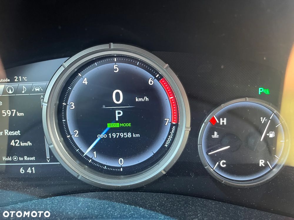 Lexus GS 200t / 300 F Sport - 10