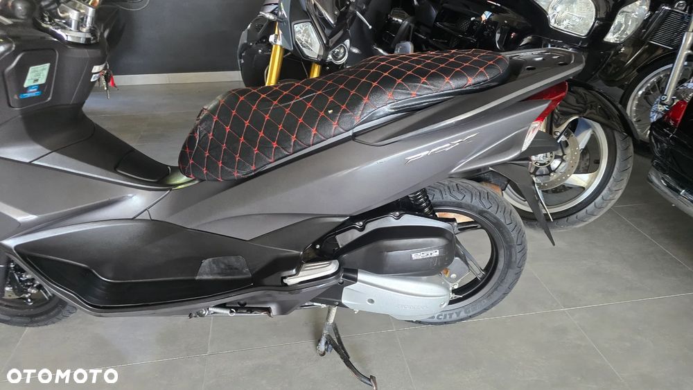 Honda PCX - 9