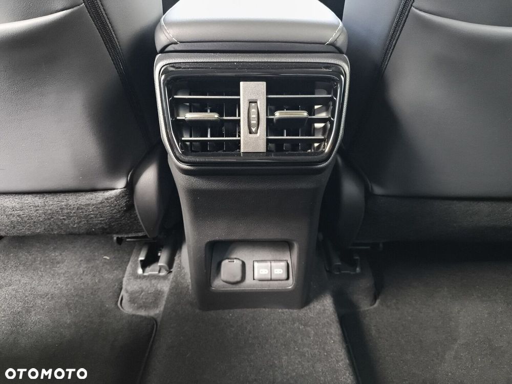 Lexus NX 350h Business AWD - 28