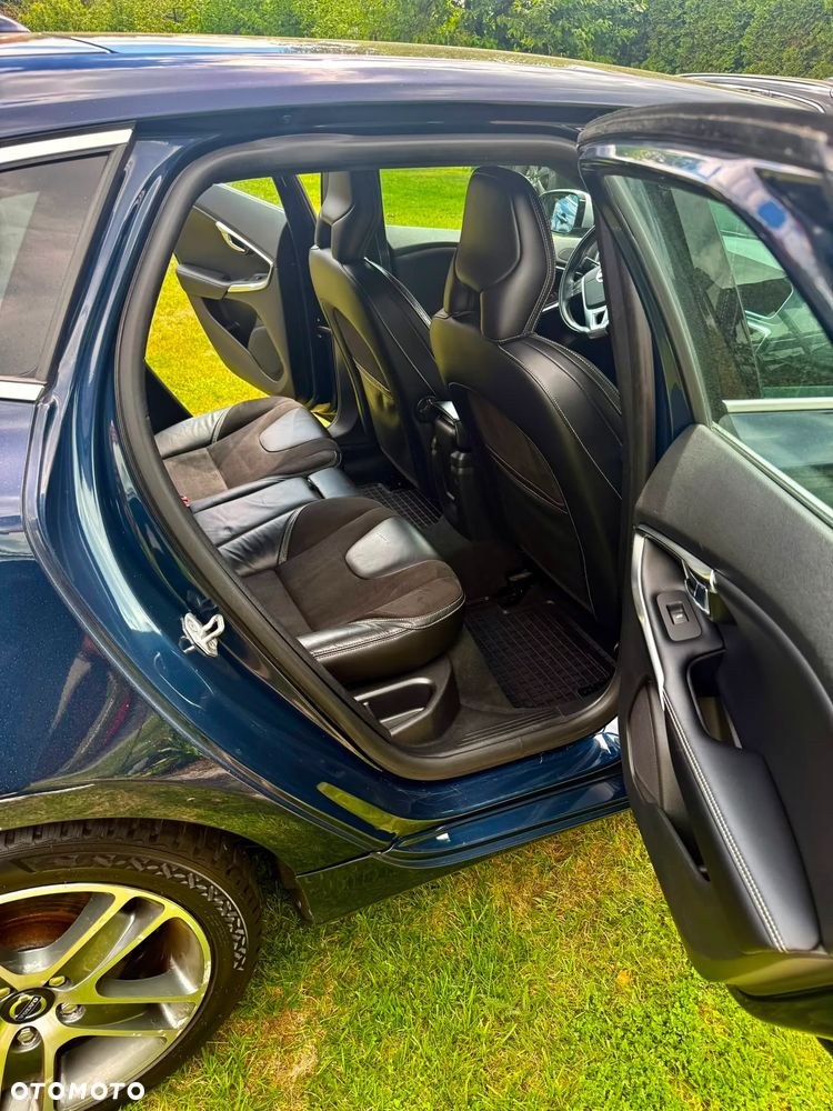 Volvo V40 D2 R-Design - 8