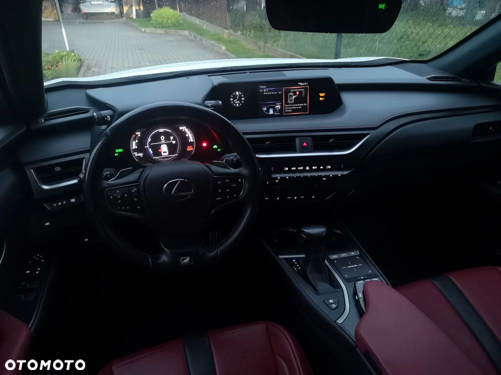 Lexus UX - 2