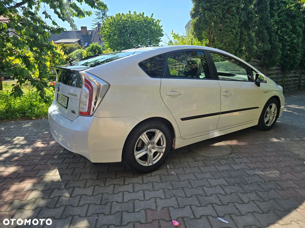 Toyota Prius 1.8 HSD Prestige - 4