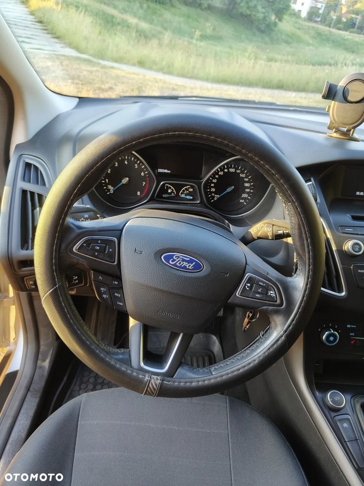 Ford Focus 1.5 EcoBoost Titanium ASS - 6