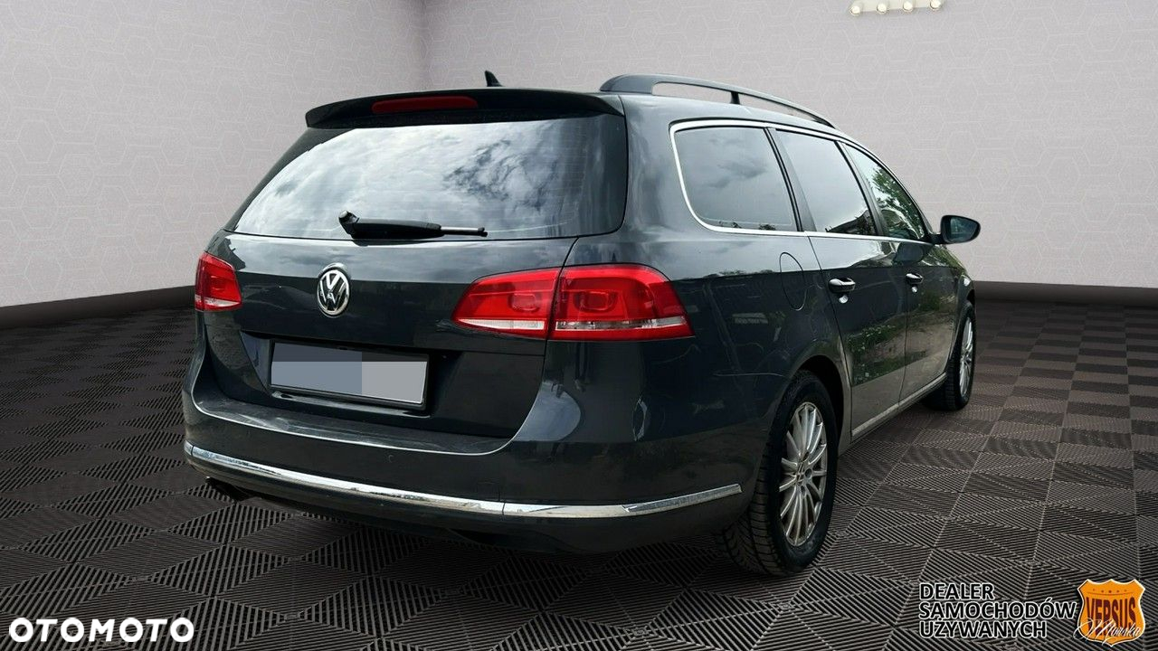 Volkswagen Passat - 4