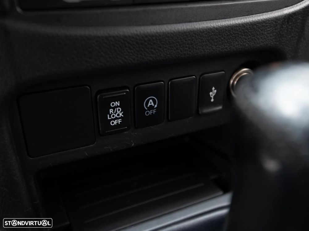 Mitsubishi L200 2.4 DI-D Club Invite 4WD c/iva - 16