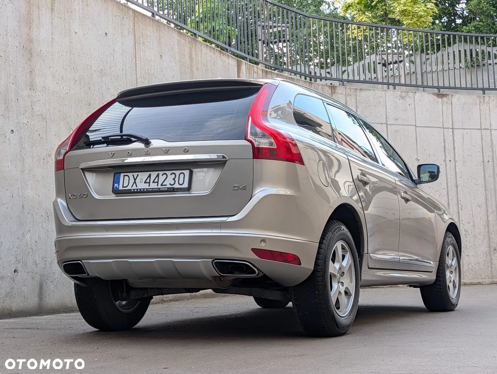 Volvo XC 60 D4 Drive-E Momentum - 25