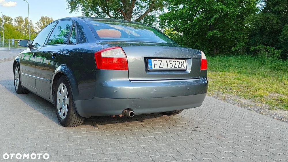 Audi A4 Limousine - 9