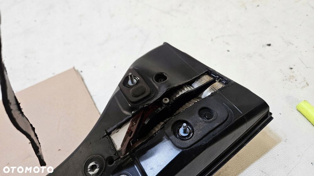 lampa tylna tył dodge challenger 68213147ac - 10