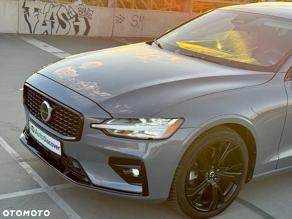 Volvo S60 B5 B AWD Plus Dark - 8