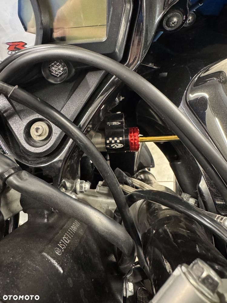 Suzuki GSX-R - 10