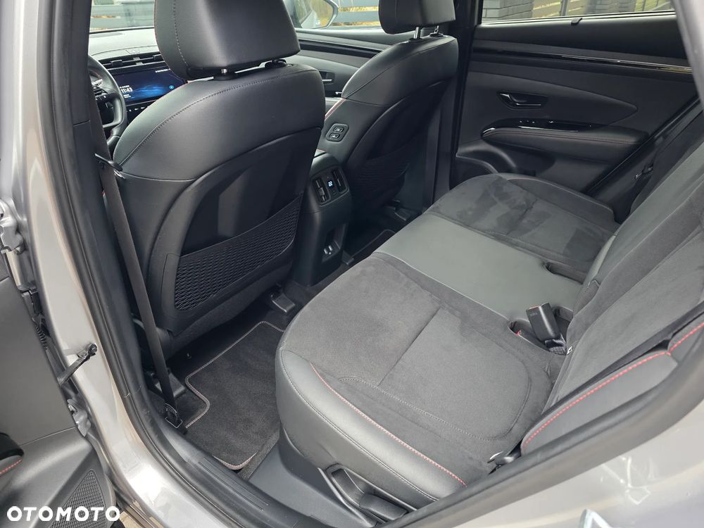 Hyundai Tucson 1.6 T-GDi HEV 2WD N Line - 23