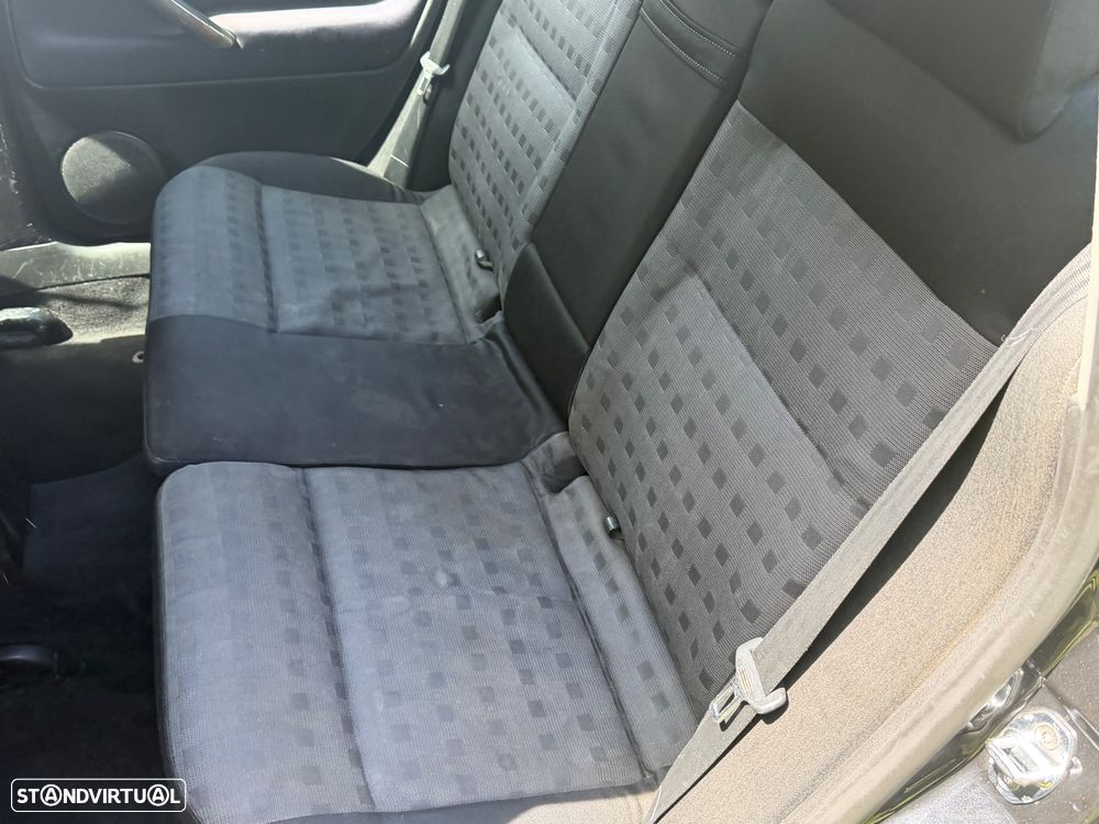 VW Passat Variant 1.9 TDi Confortline - 41