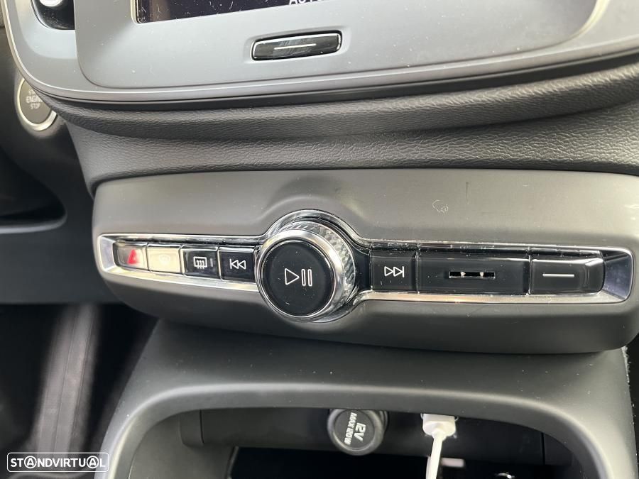 Volvo XC 40 1.5 T2 Momentum Geartronic - 21