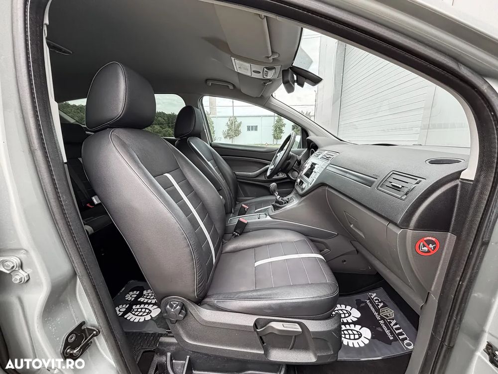 Ford Kuga - 11