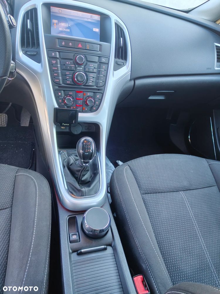 Opel Astra 1.6 Turbo - 8