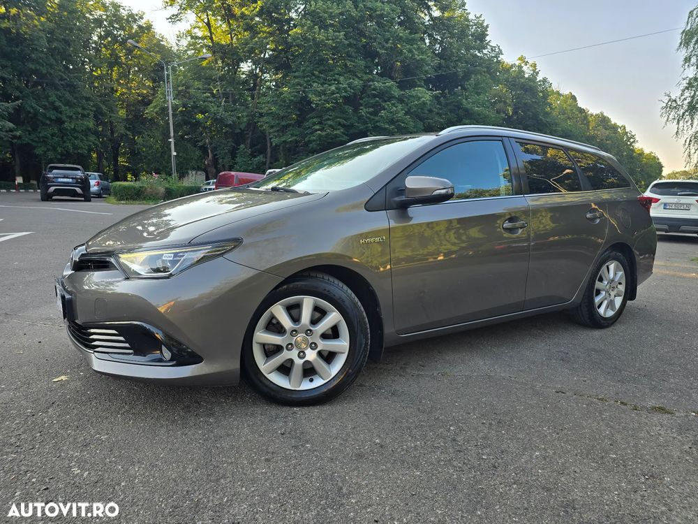 Toyota Auris 1.8 L VVT-i Sol+ - 2