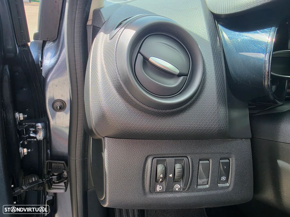 Renault Clio 1.5 dCi Limited - 10