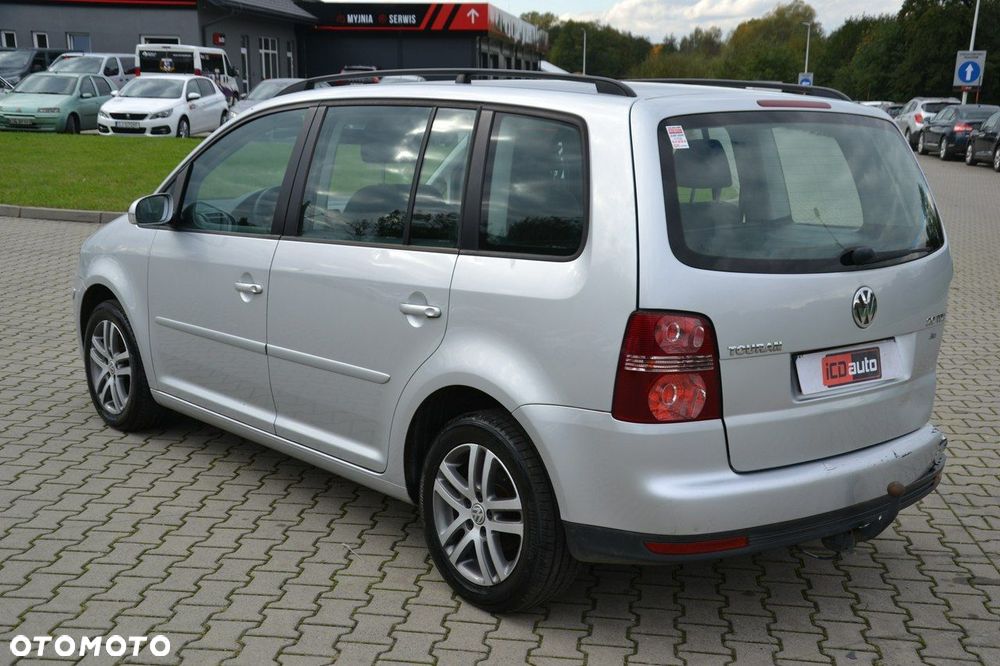 Volkswagen Touran - 5