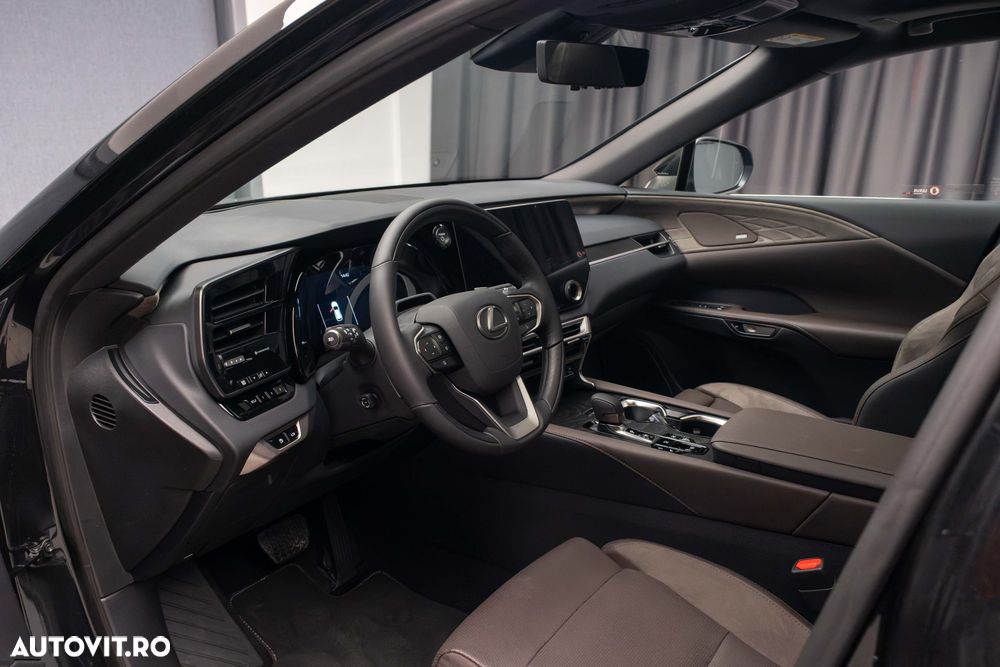 Lexus Seria RX 450h+ (Plug-in-Hybrid) Luxury - 10