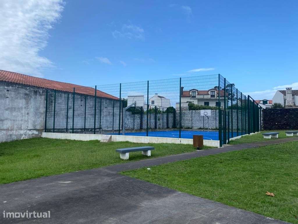 Lote urbano destinado a comercio e habitação, Ribeira Grande - Grande imagem: 2/6