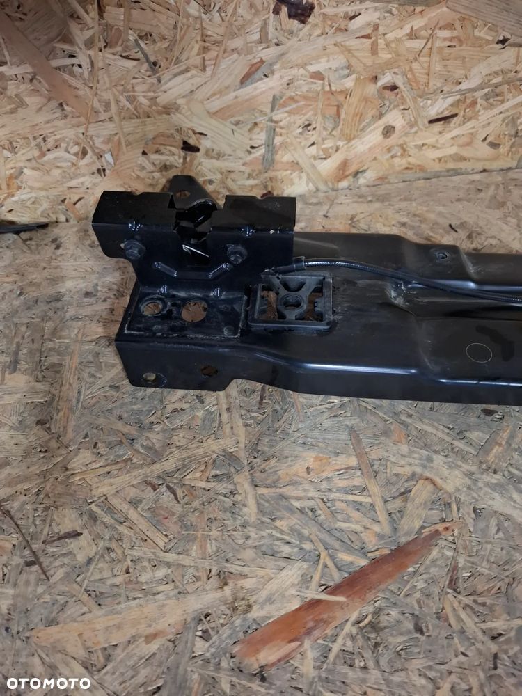 Belka zderzaka przód Volvo XC40 32297098 - 3