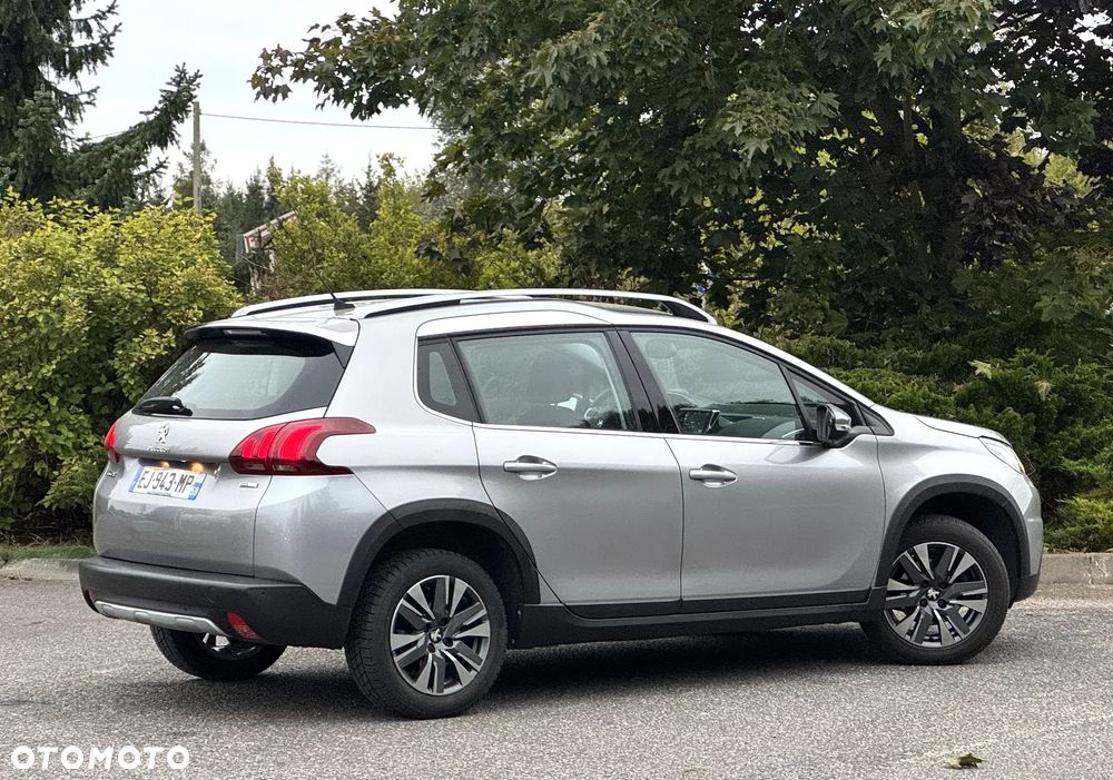 Peugeot 2008 1.2 Pure Tech GPF Allure S&S - 32
