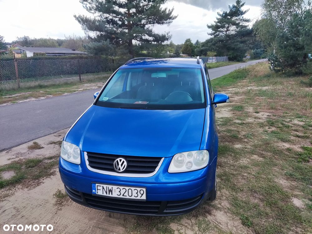 Volkswagen Touran 1.6 FSI Basis - 1