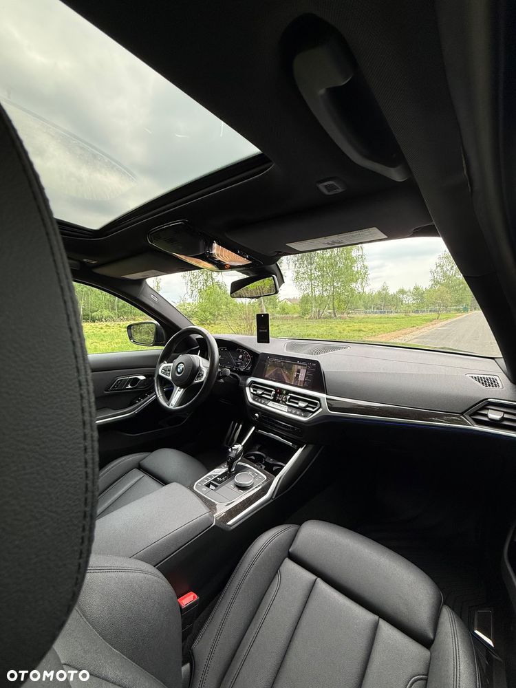 BMW Seria 3 330i M Sport - 19