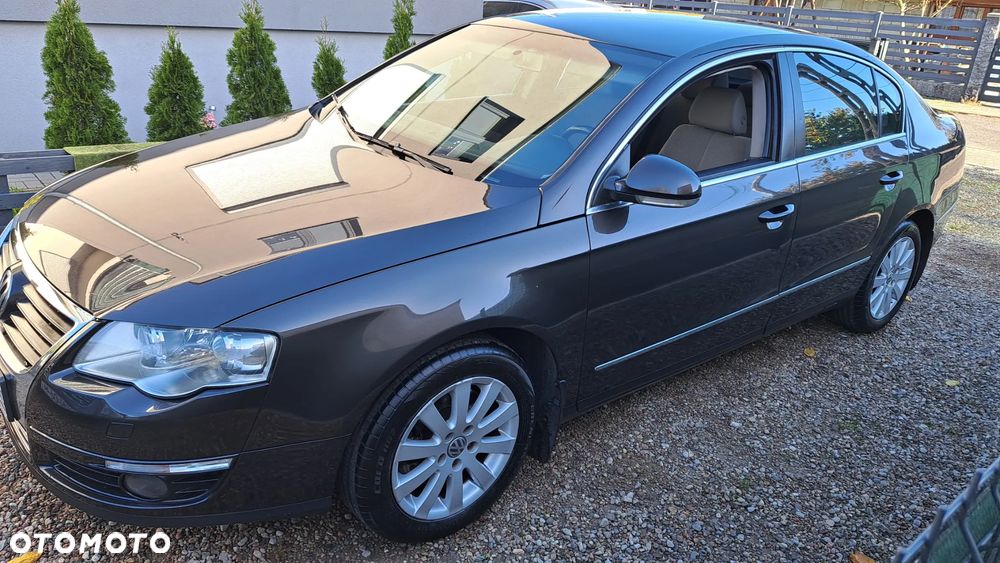Volkswagen Passat 2.0 TDI DPF Highline - 16