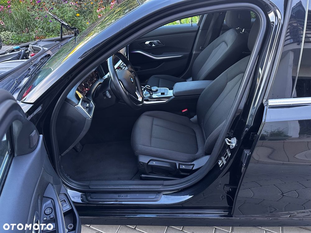 BMW Seria 3 318d MHEV Sport Line - 26