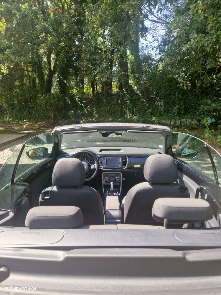 VW New Beetle Cabriolet 1.2 TSI Design DSG - 24