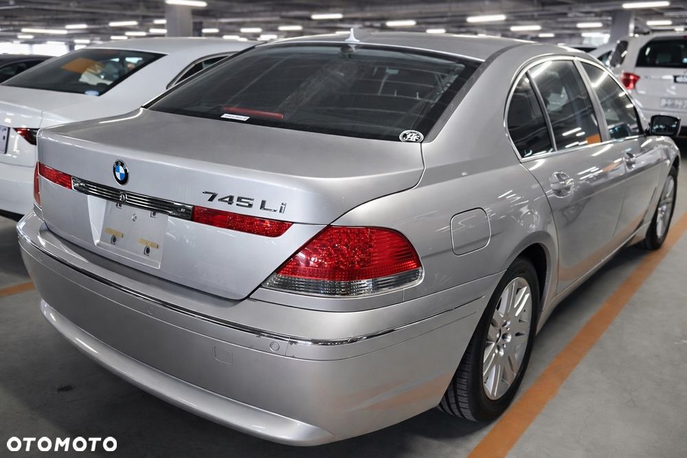 BMW Seria 7 745Li - 5