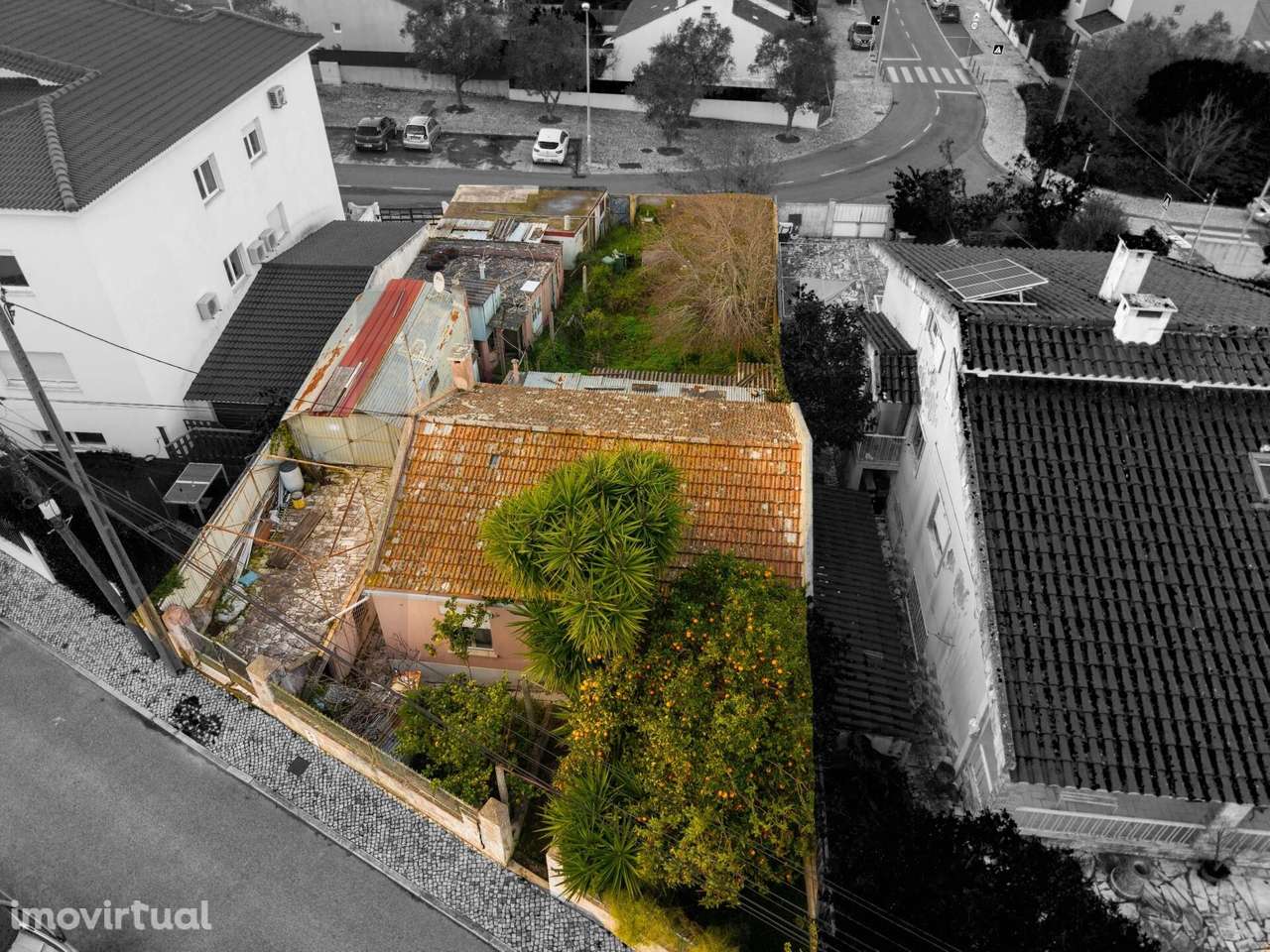 Moradia T2 para Remodelar em Lote de 405m2 em Queijas | Próximo do Est - Grande imagem: 4/27