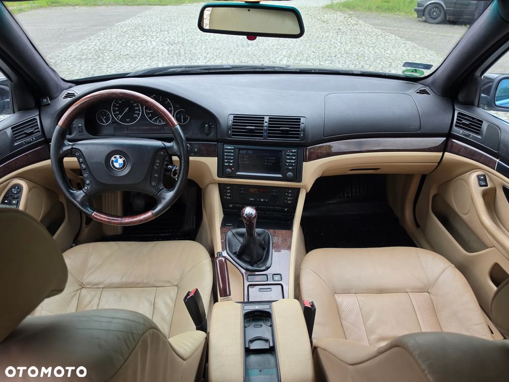BMW Seria 5 525i - 10