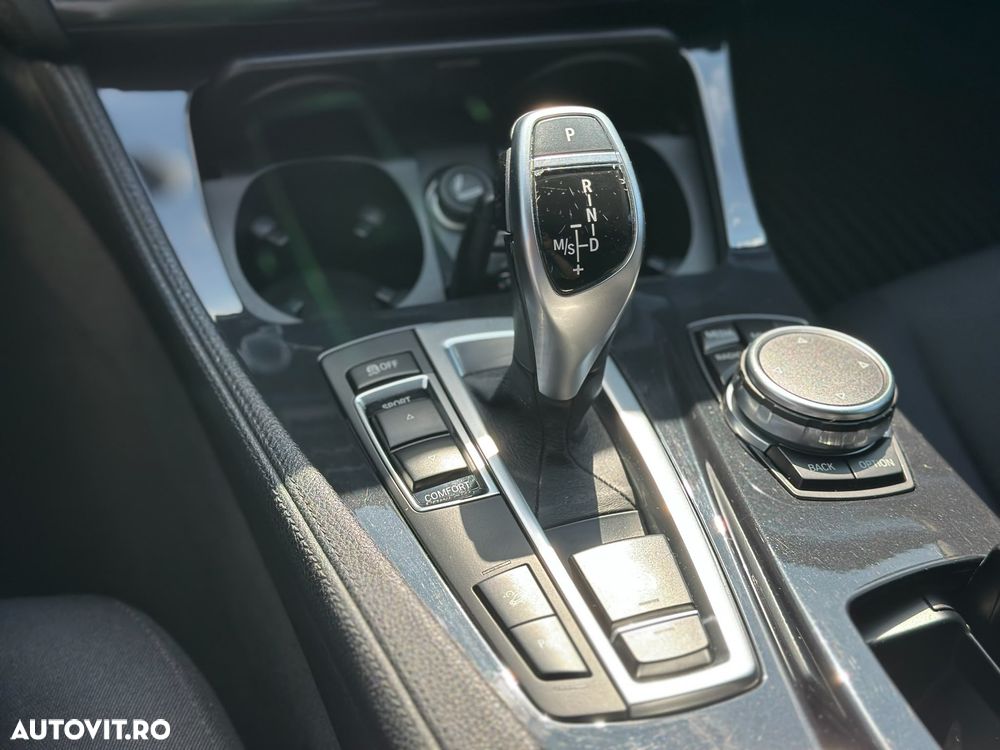 BMW Seria 5 525d xDrive AT - 26