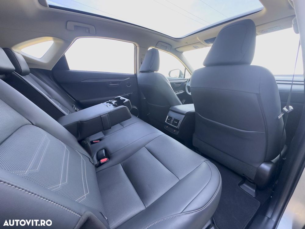 Lexus Seria NX 300h AWD Luxury - 24