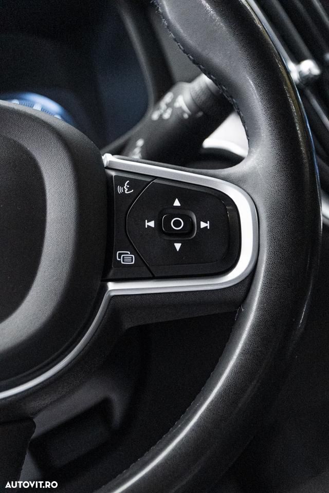 Volvo V60 B4 MHEV AT8 FWD Momentum - 27