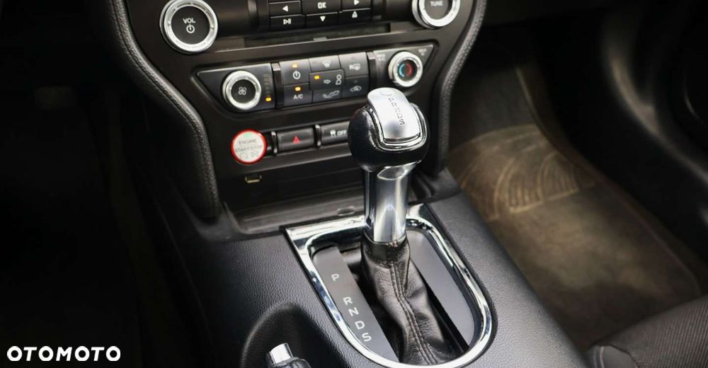 Ford Mustang - 34